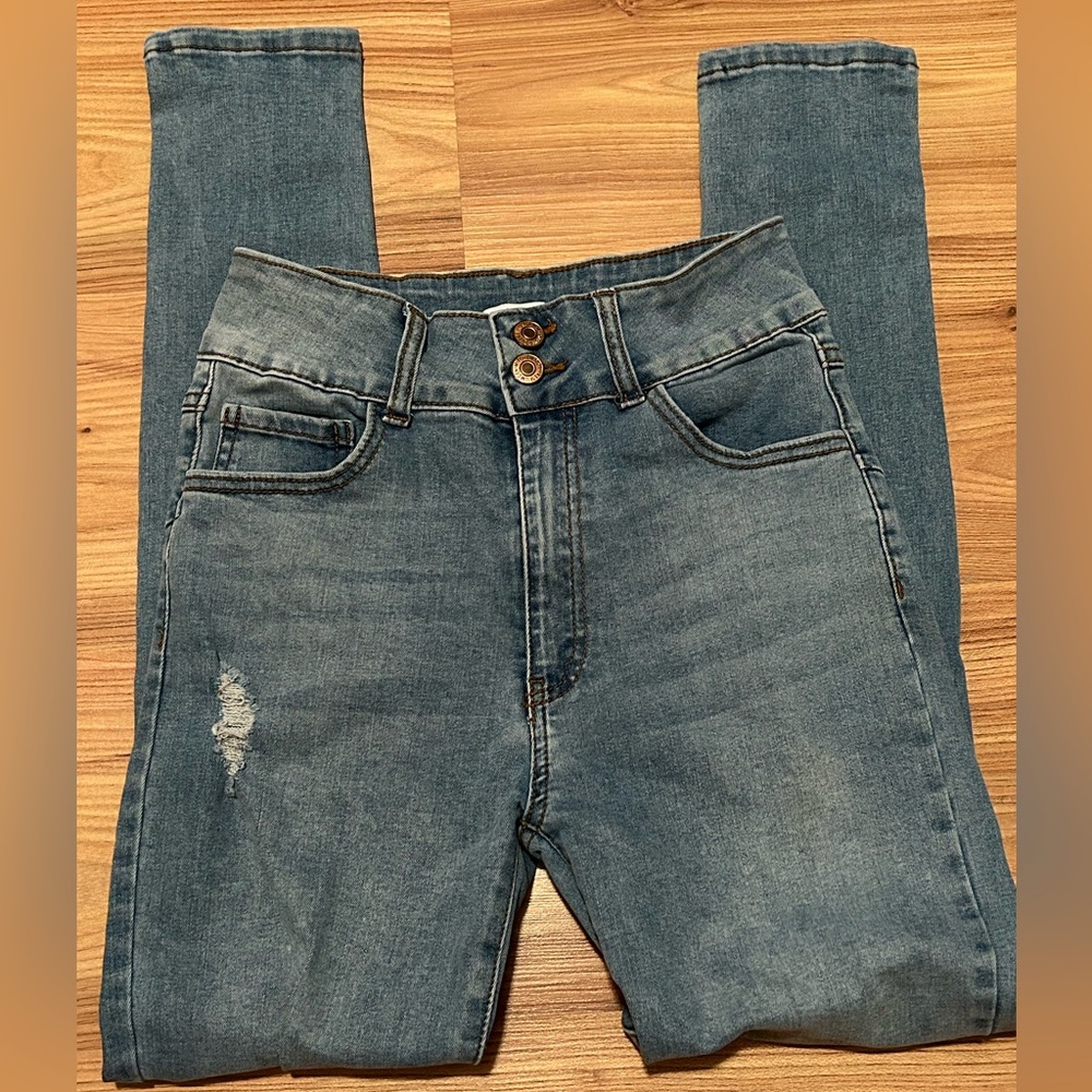 Forever 21 stretch jeans. Size 27. EUC.